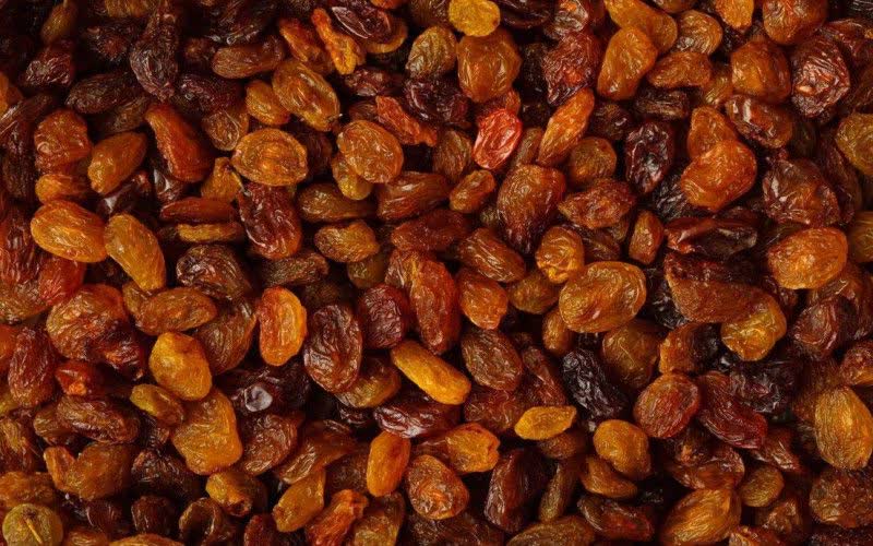 قند خرما بیشتر است یا کشمش